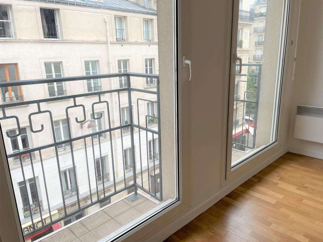 Appartement à PARIS-11E