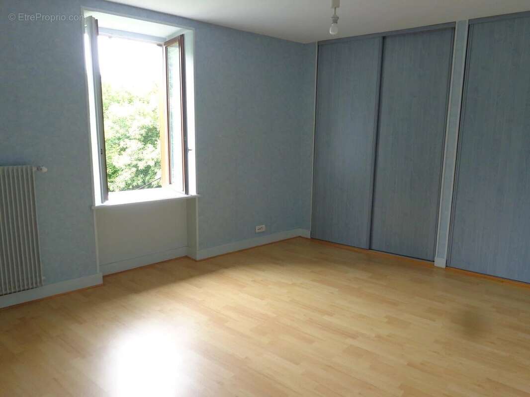 Maison à CHAMBOST-ALLIERES