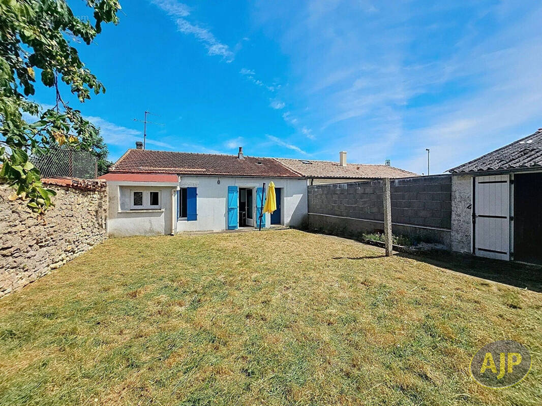 Maison à TRIAIZE