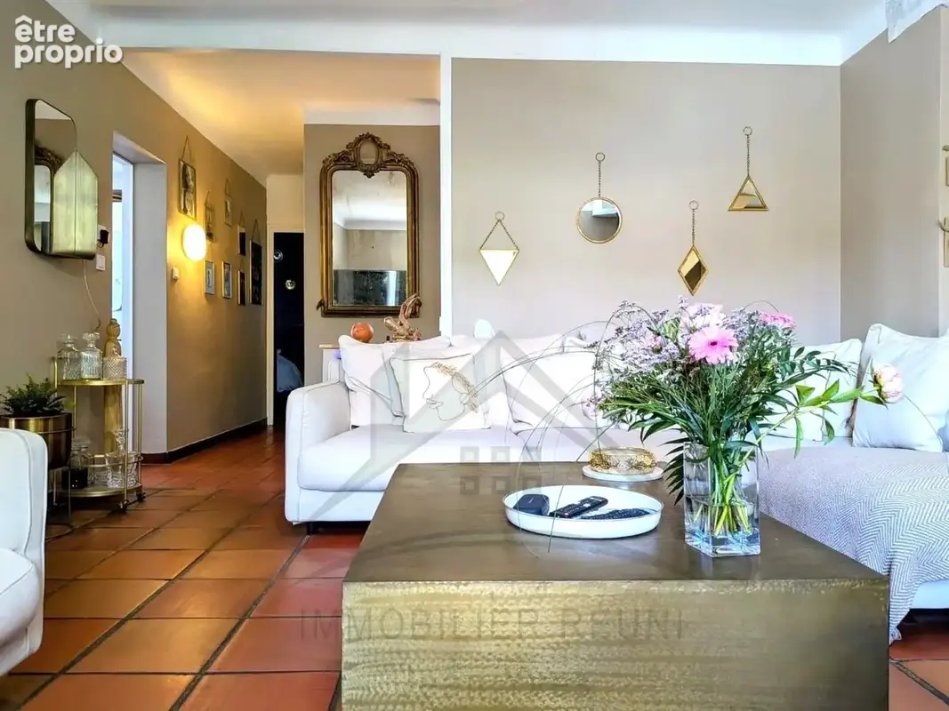 Châteauneuf-les-Martigues   La Mède . Villa 4 chambres + T2 indépendant. Piscine . 2 stationnements. - photo 16