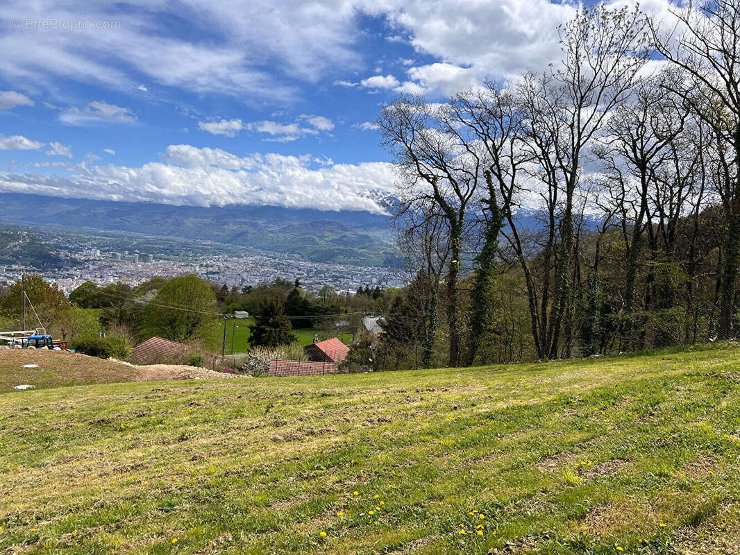 Terrain à SEYSSINET-PARISET