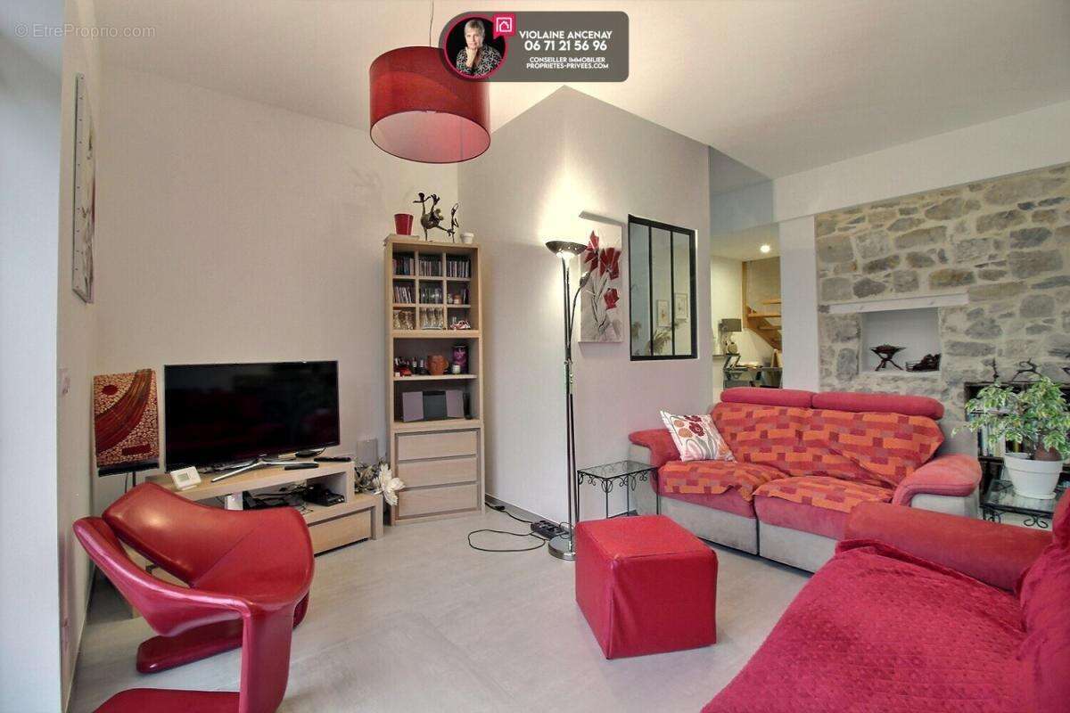 Montagnole, grange rénovée et spacieuse,  166 m2 , 4 chambres - photo 3