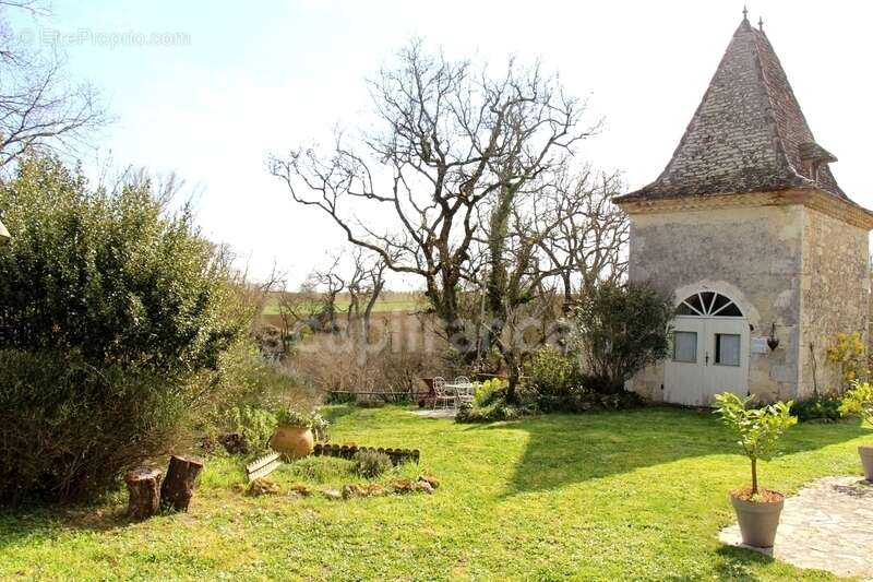 Maison à SAINT-CLAR