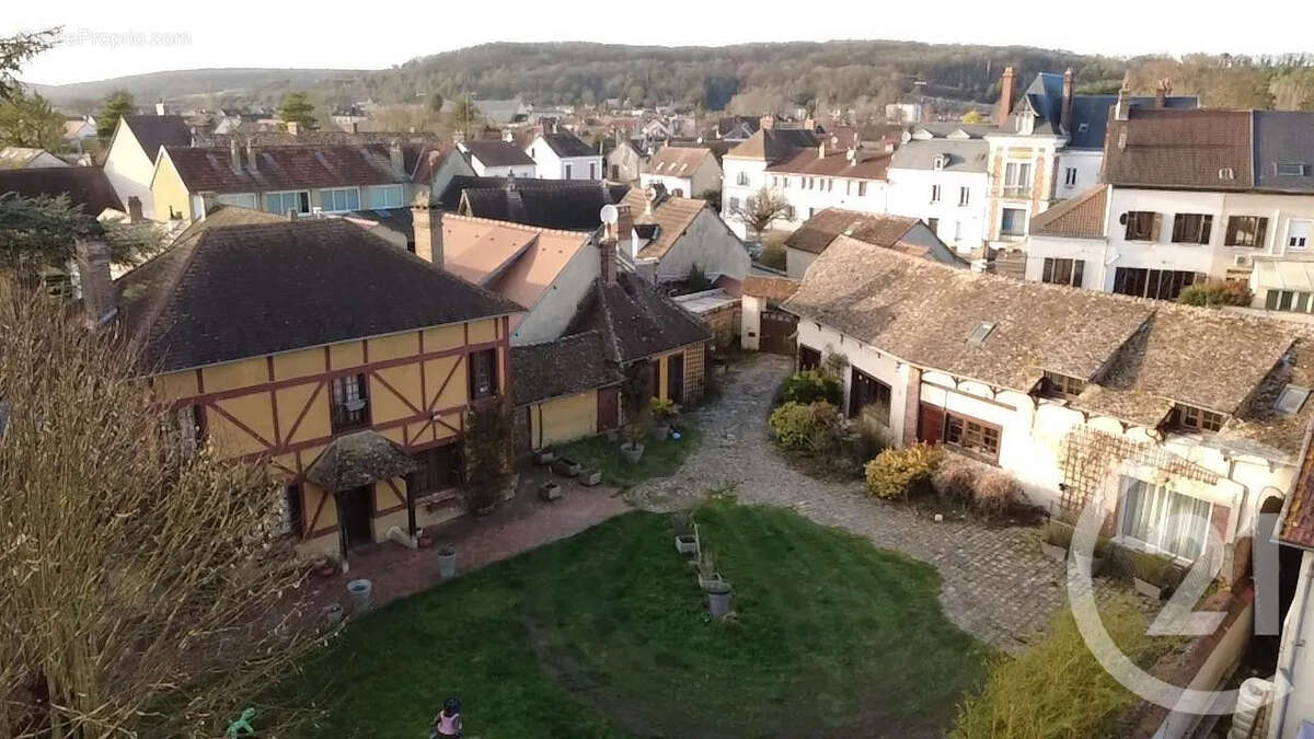 Maison à EZY-SUR-EURE