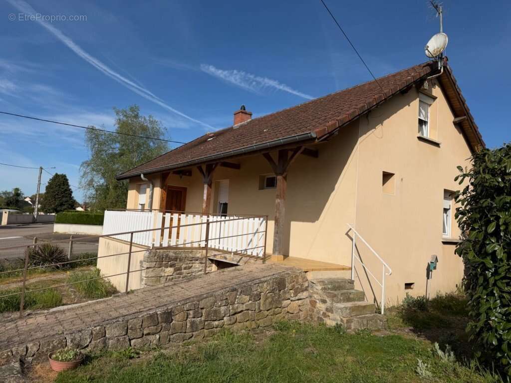 Maison à BLANZY