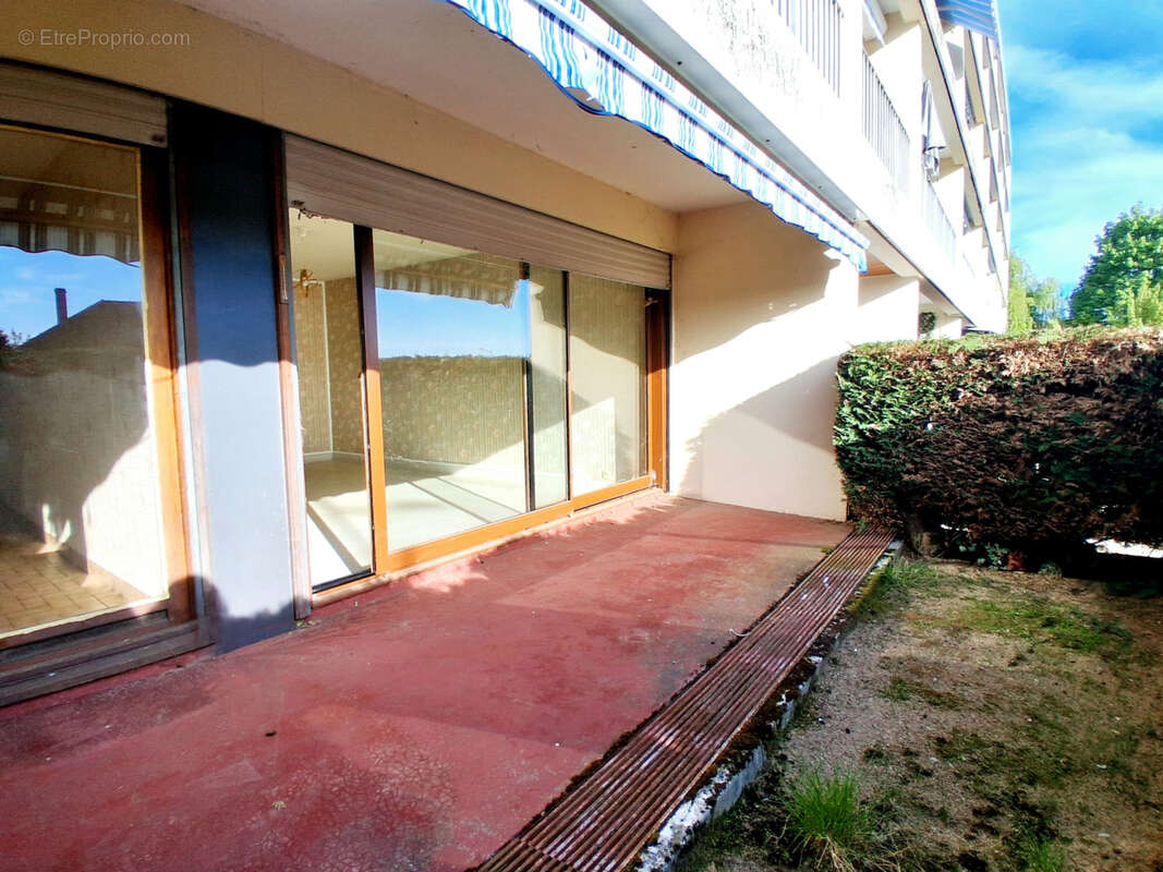 Appartement T3 de plain-pied en rez-de-jardin avec jardinet, garage et cave - photo 10