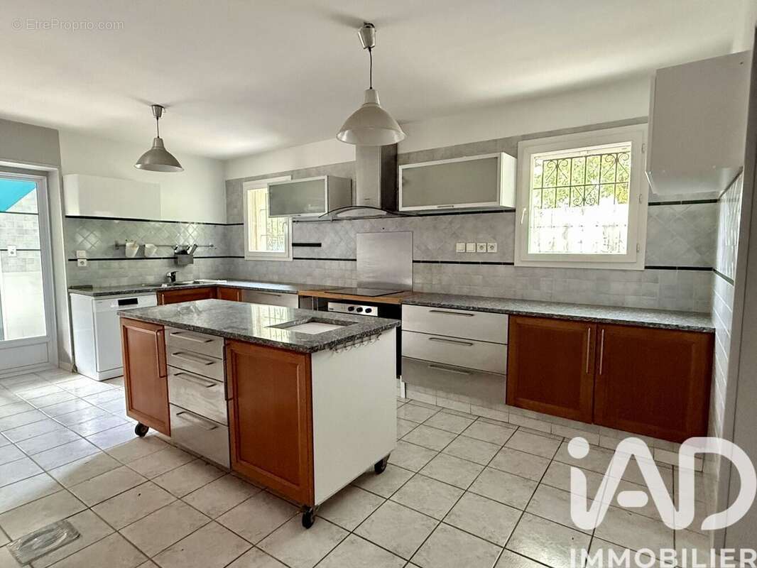 Maison 178 m² à Ceyras  - photo 6