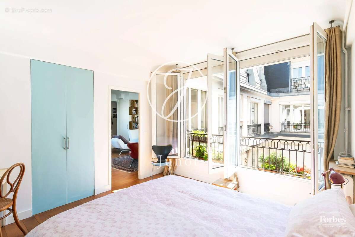 Appartement à PARIS-18E