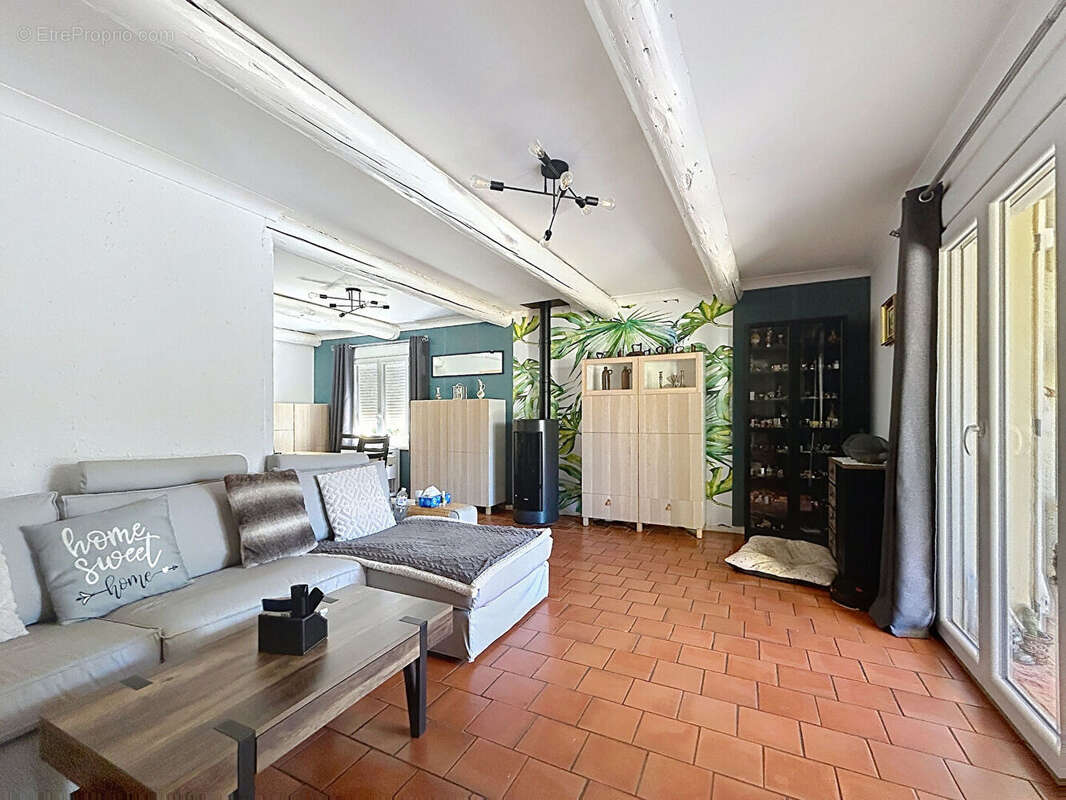 PIOLENC - Maison plain pied, double garage, jardin 1200m² avec piscine - photo 8