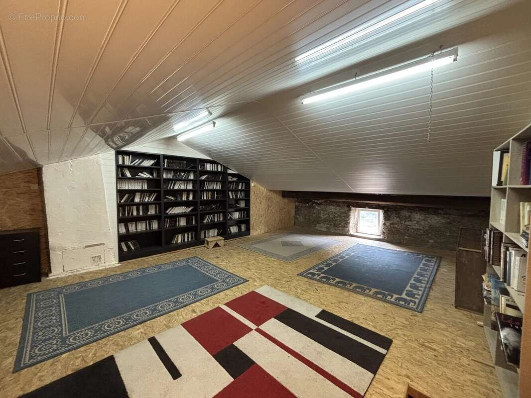 Maison à LESPINASSIERE