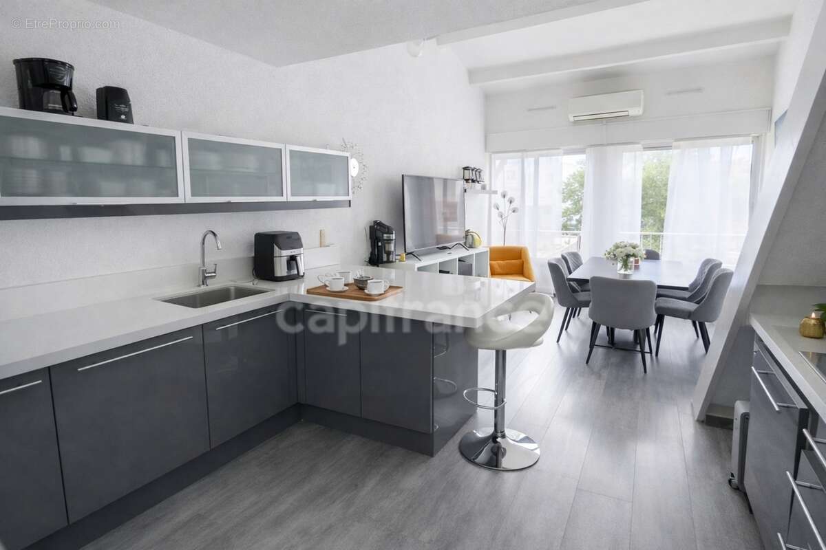 « emplacement numéro un proche du port : ce duplex ne restera pas longtemps sur le marché » - photo 2