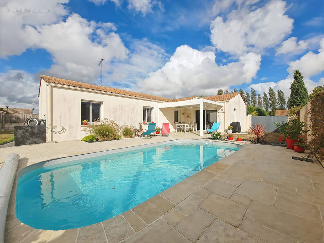 Maison à SAINT-CHRISTOPHE-DU-LIGNERON