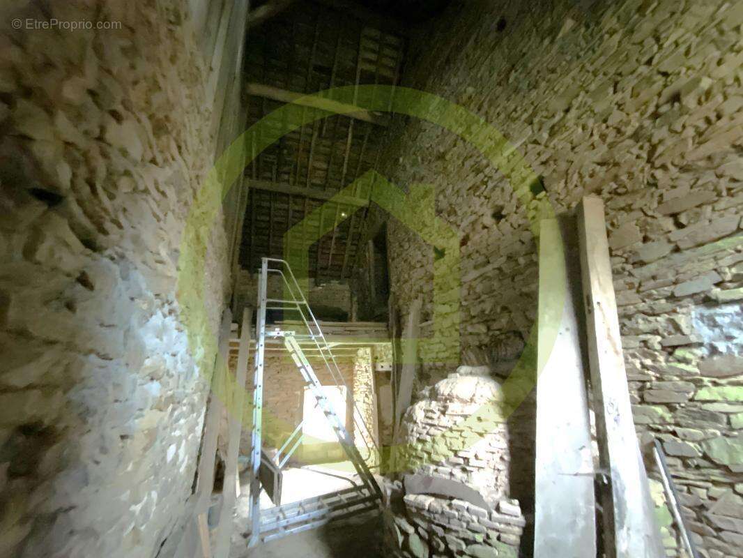 Maison à MOUTIER-MALCARD