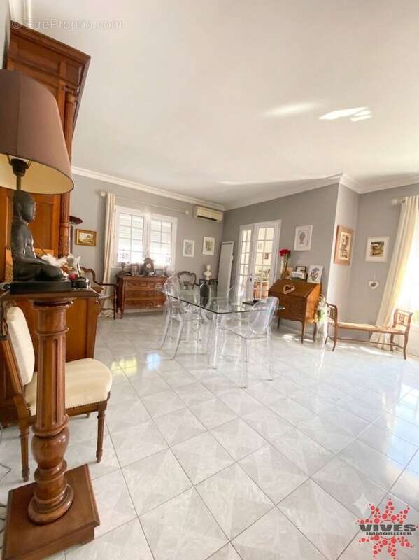 Villa de plain-pied 231 m² - 4/5 chambres avec logement indépendant  Piscine  Terrain 500 m2 - Poilhes - photo 4