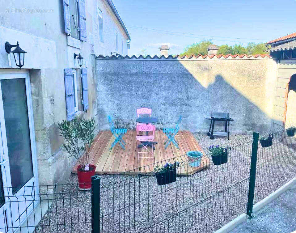 Maison à JAVREZAC