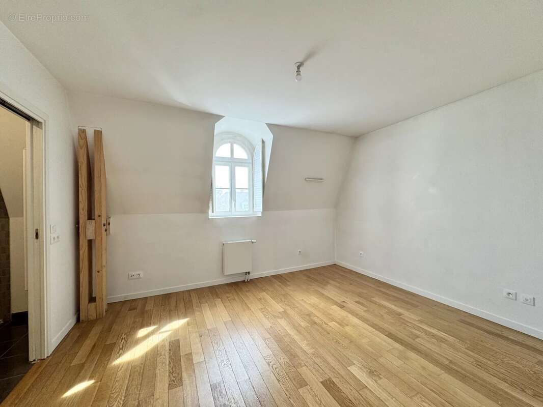 Appartement à VERRIERES-LE-BUISSON