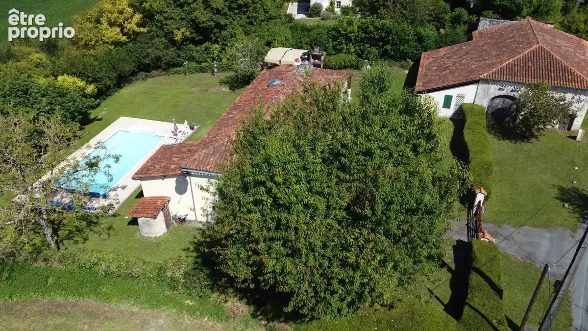 Propriété de 4 chambres avec maison d'amis, piscine, grange et vues panoramiques - photo 5