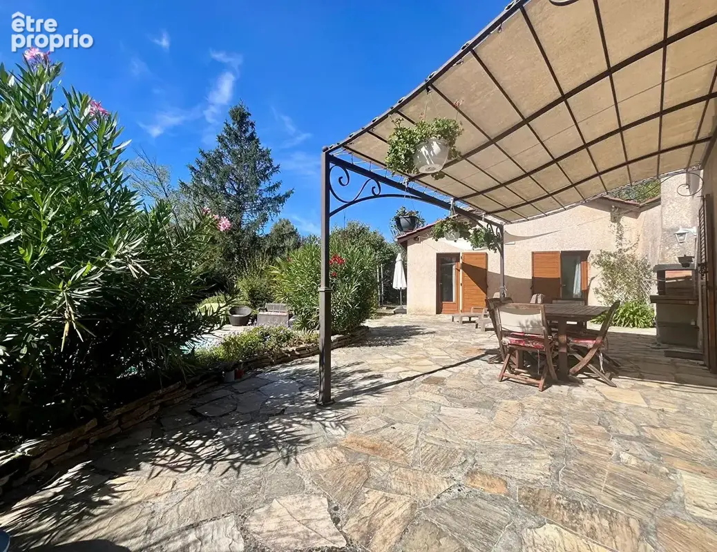 Maison T5 132 m² de plain pied avec piscine au calme - photo 7