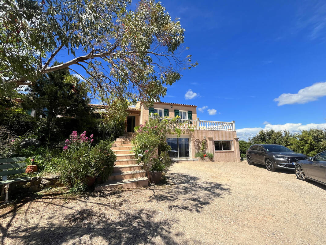 Maison à SAINT-MAXIMIN-LA-SAINTE-BAUME