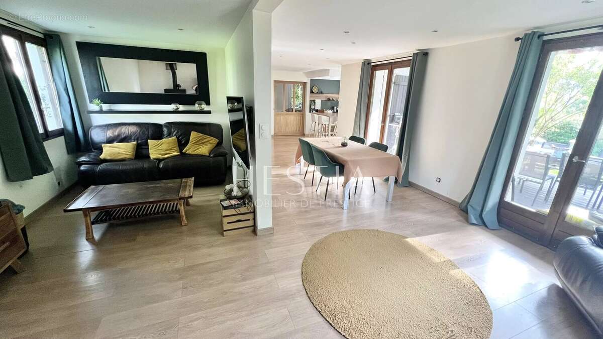 Maison à NAVES-PARMELAN