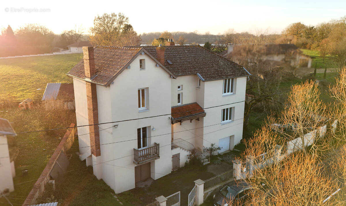 Maison à SAINT-PAUL-DE-VARAX