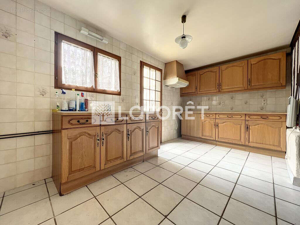 Maison à LA FERRIERE-SUR-RISLE