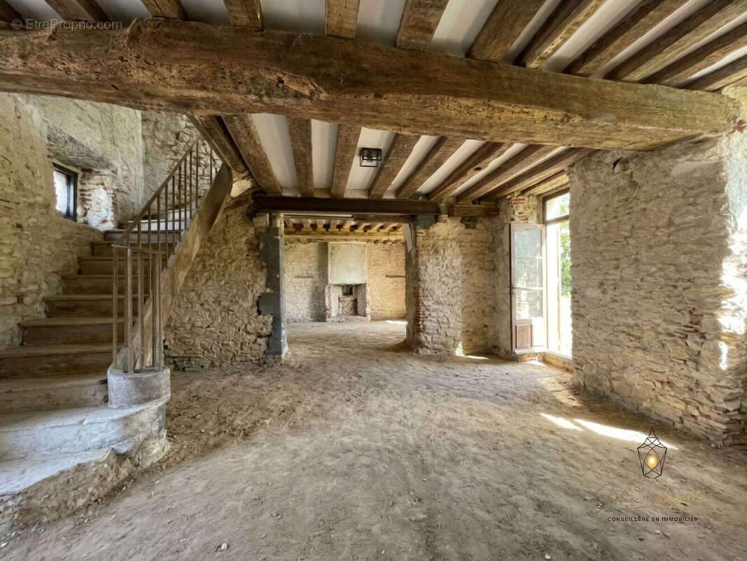 Maison à MORMANT-SUR-VERNISSON