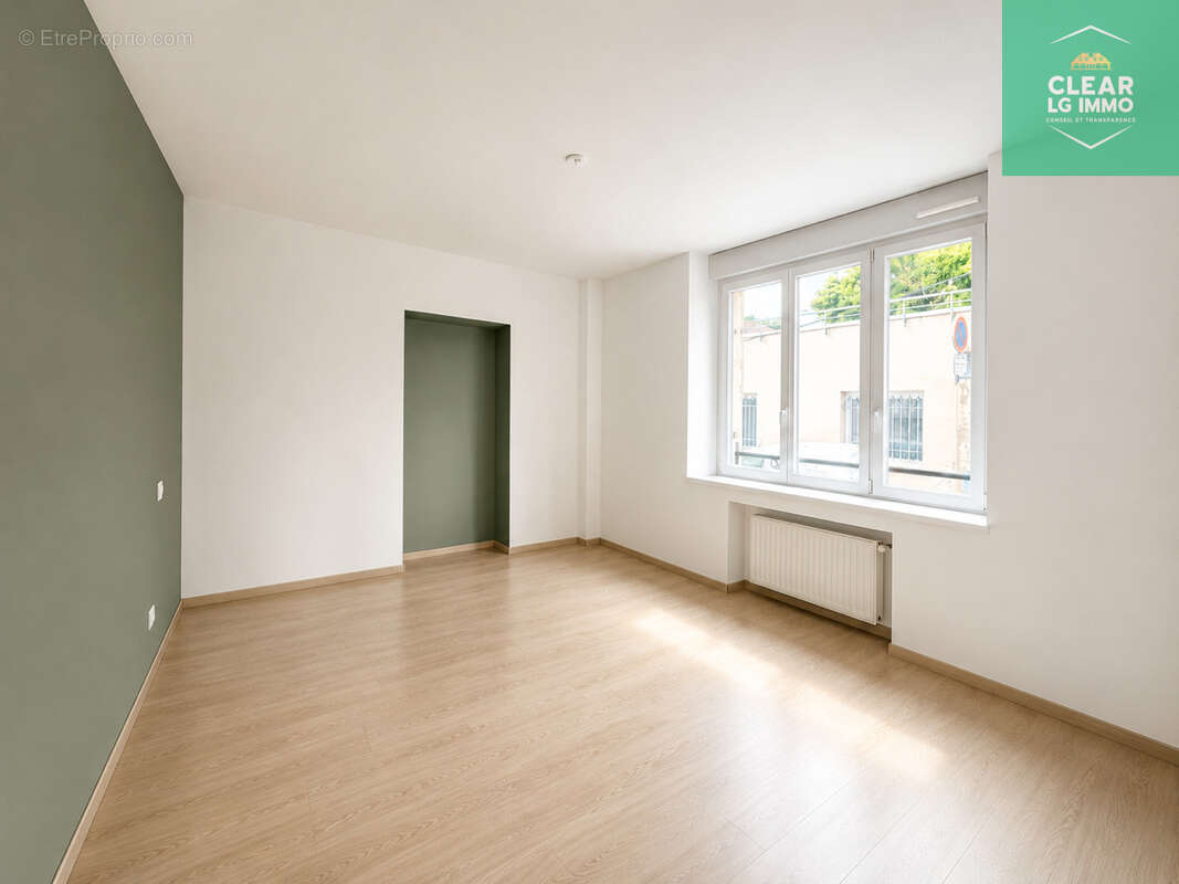 Appartement F4 rénové 100 m2 à Homécourt - photo 4