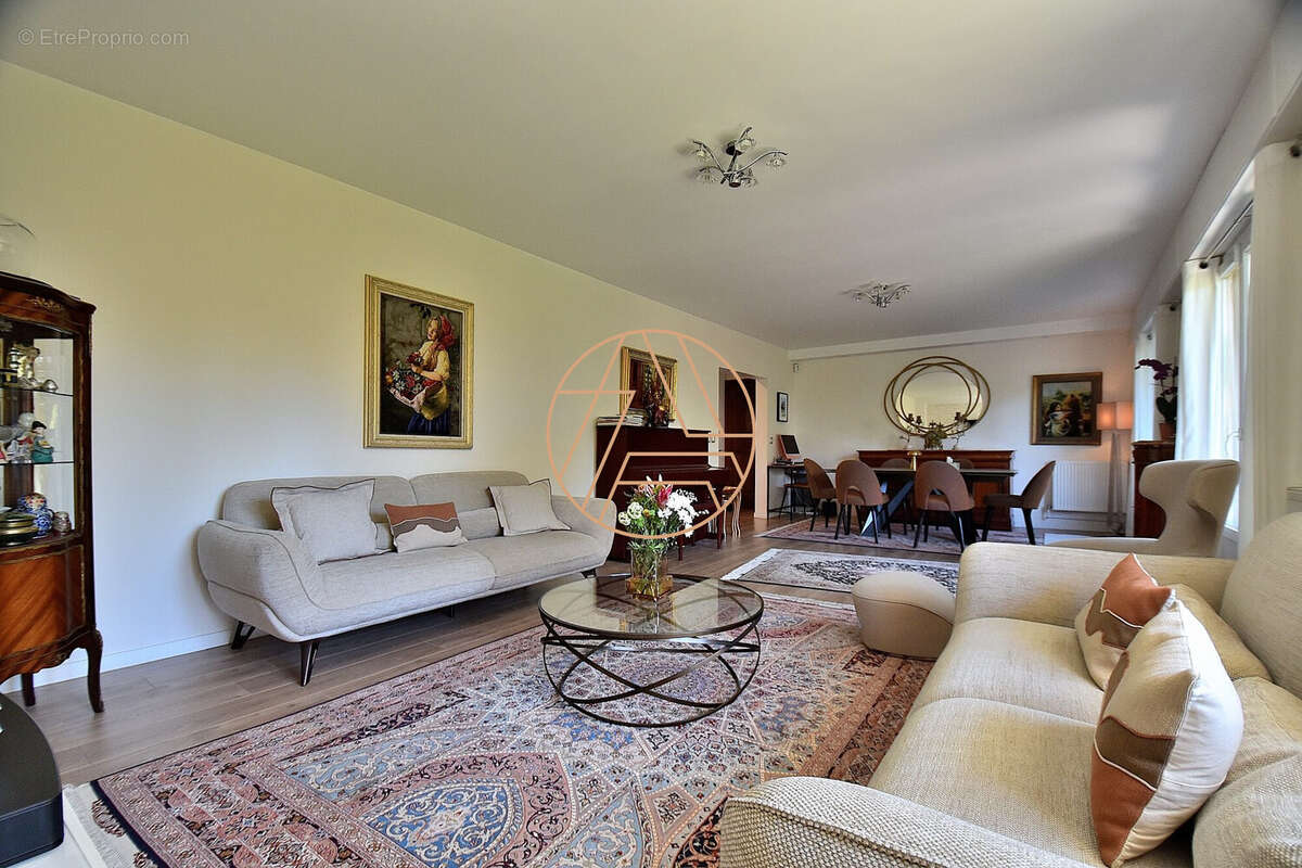 Appartement à SAINT-MAUR-DES-FOSSES