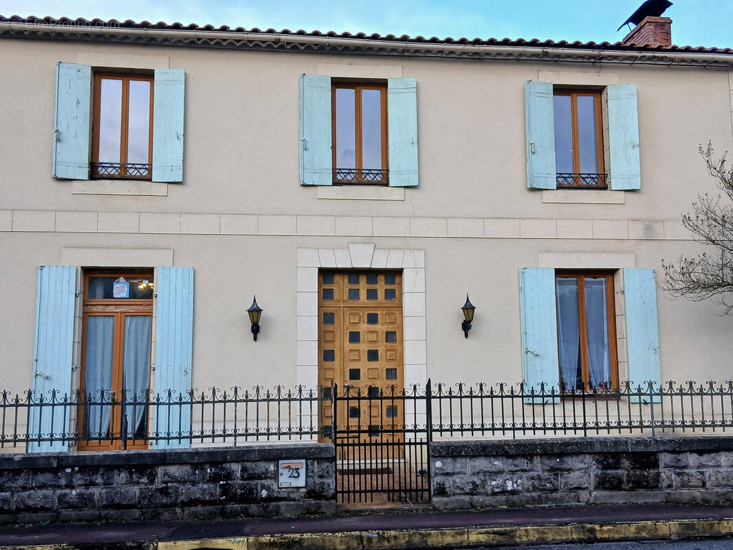 Maison à SAINT-SYMPHORIEN