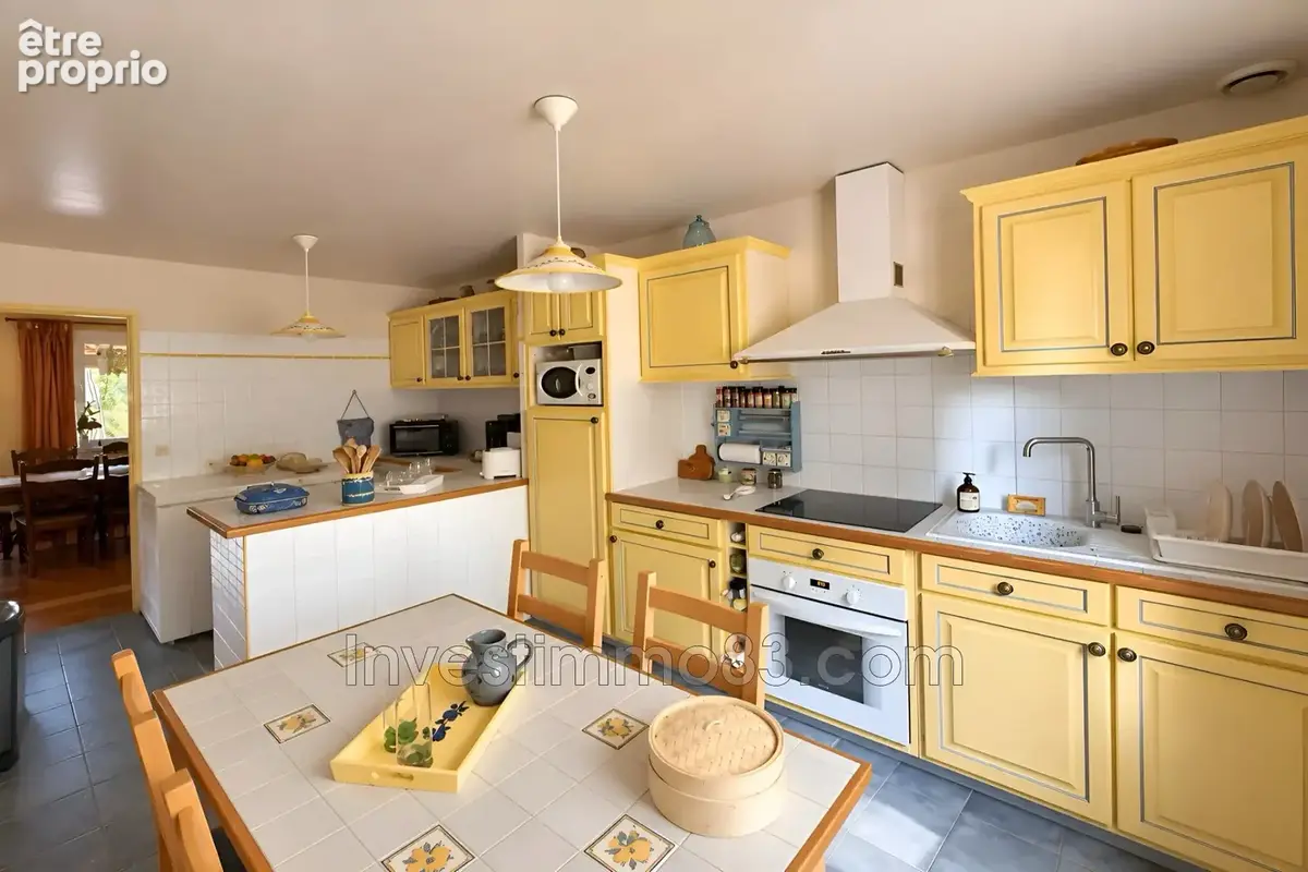 Maison 4 pièces 108 m² à vendre à Saint-Maximin-La-Sainte-Baume (83470) - photo 8