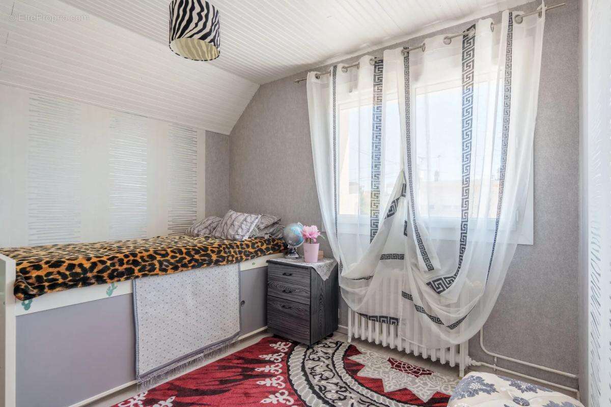 Maison à SAINTE-SAVINE