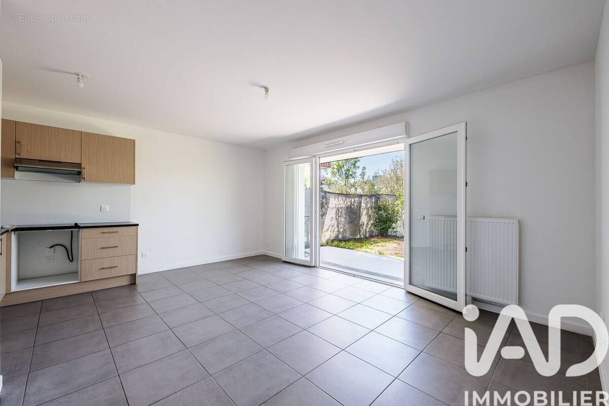 Photo 1 - Appartement à PAREMPUYRE