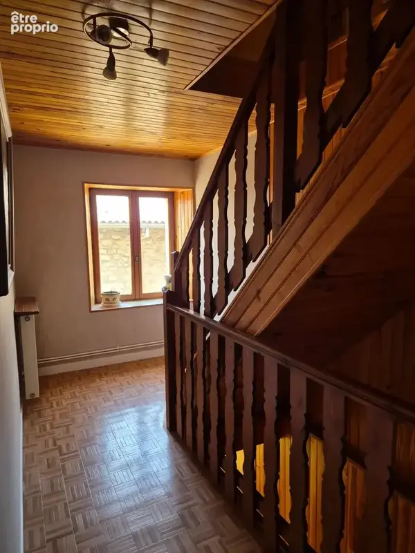 Maison en pierre sur trois niveaux avec dépendances et terrain - photo 9