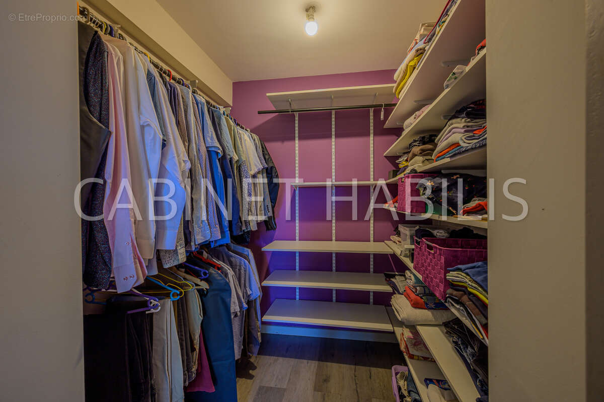 A vendre - villa de t6  de 248 m2 environ - le tampon - 728 000 € - photo 8