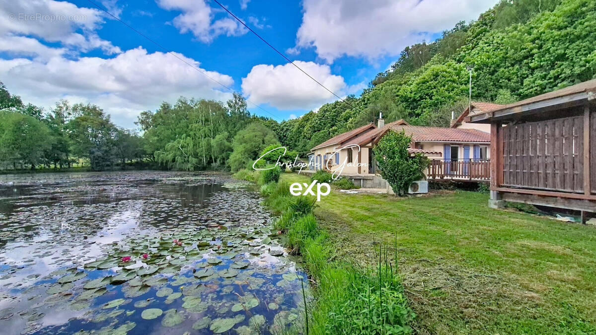 Maison à ROUSSAC
