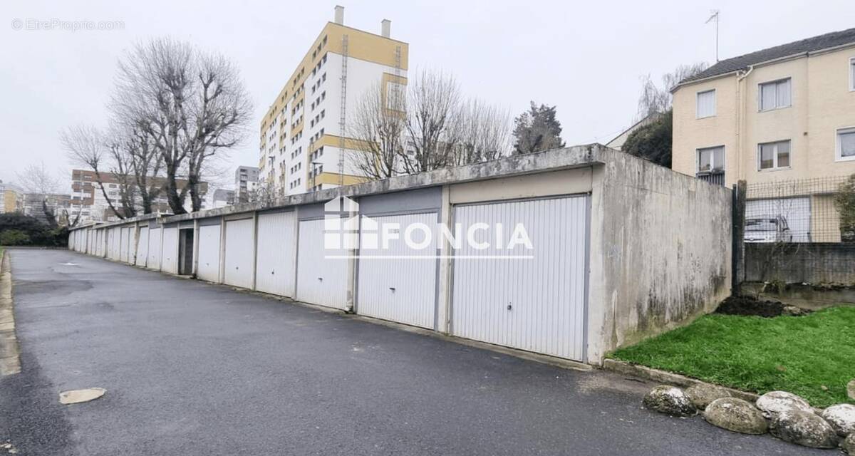 Parking à FRANCONVILLE