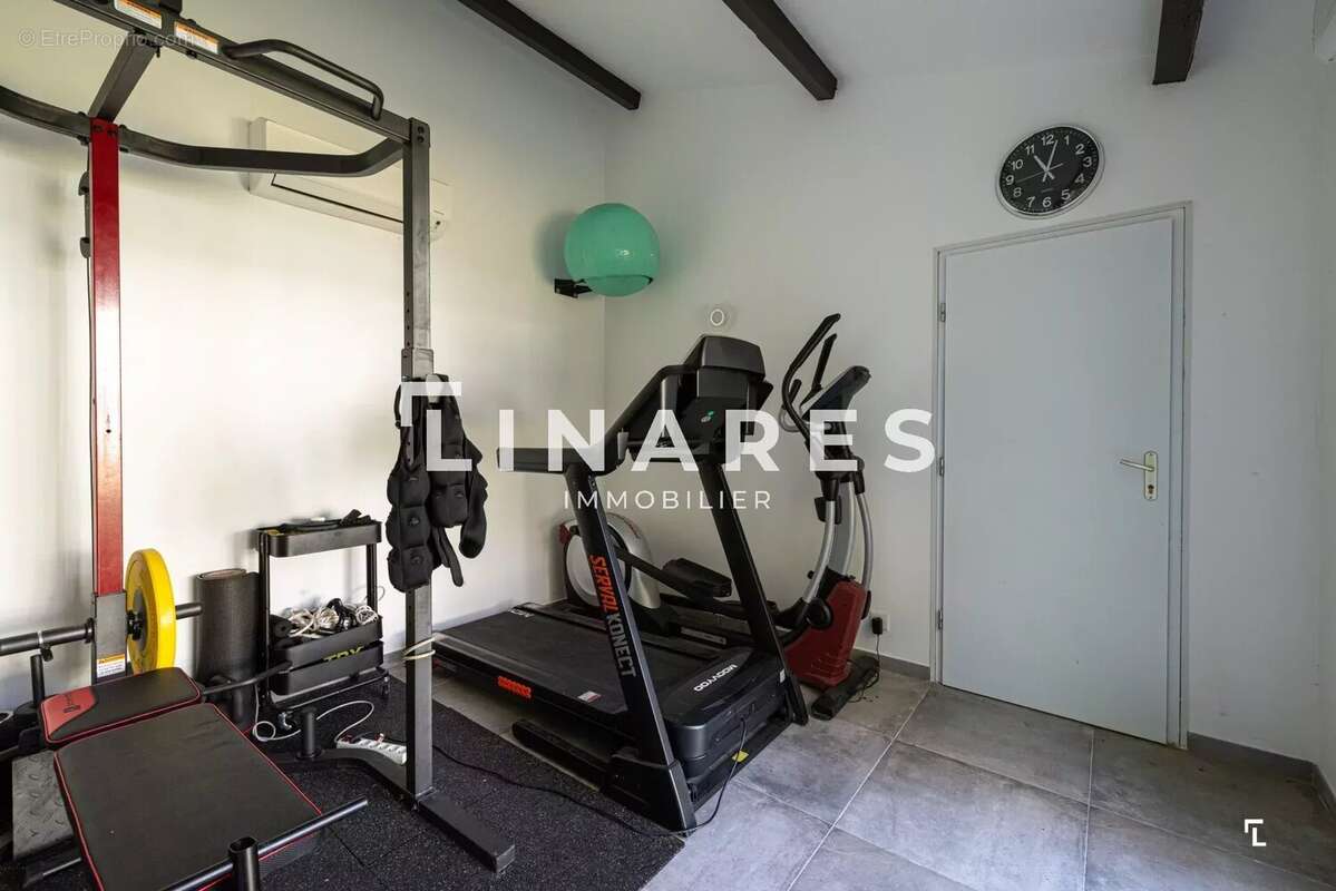 DOMAINE CALIFORNIA - Villa T5 de 226 m2 - Terrain Piscine - Salle de Sport -  Dépendance - 13011 Les accates - photo 13