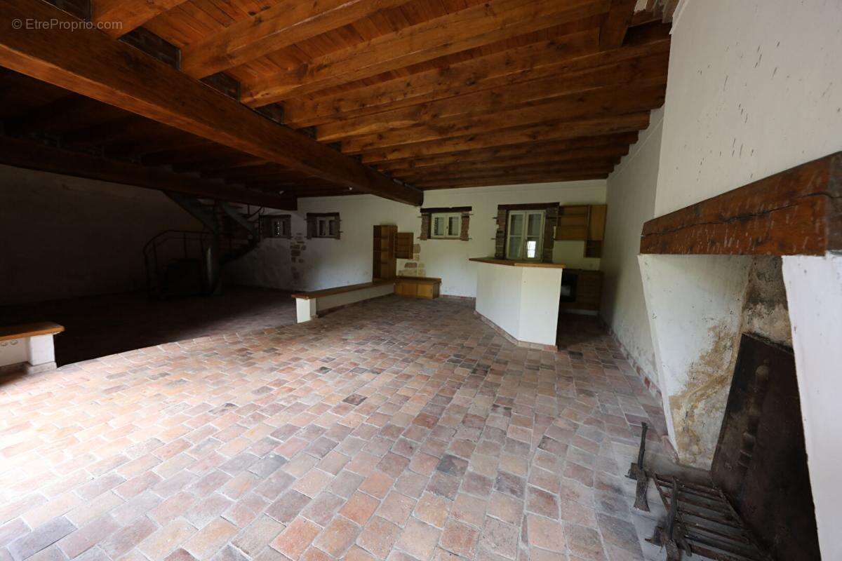 Maison à SAINT-MAURICE-SUR-AVEYRON