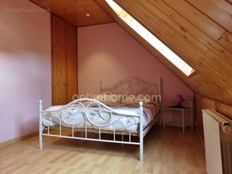 Proche Longnes – Maison familiale 4 chambres avec jardin dans un environnement privilégié à Mondreville - DPE D - photo 10