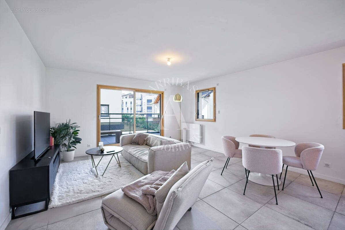 Appartement à PREVESSIN-MOENS