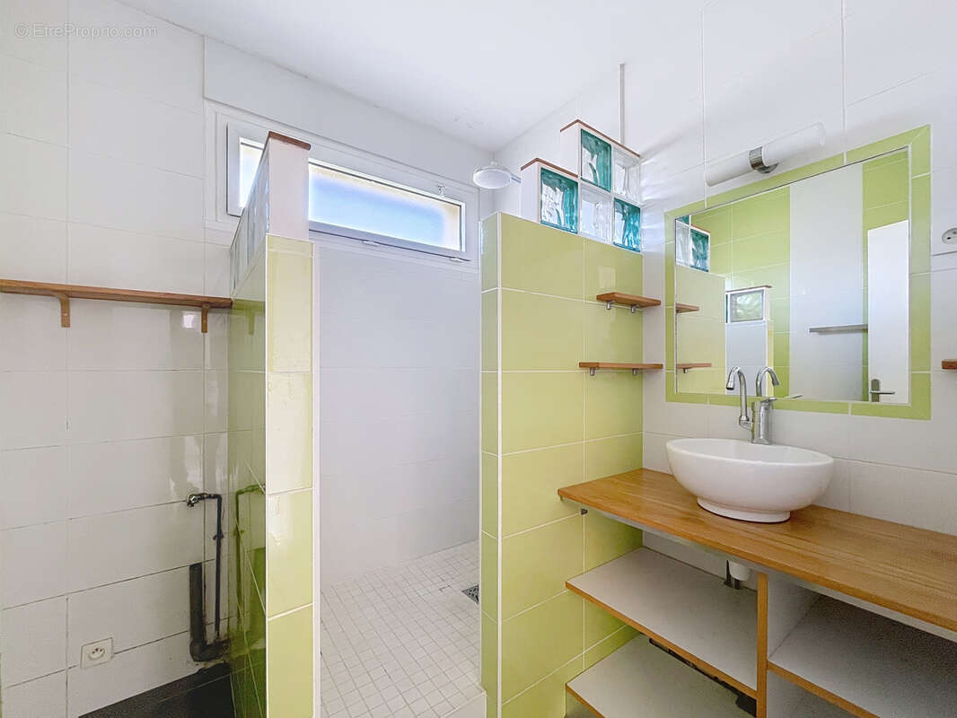 Appartement à SAINT-GENEST-LERPT