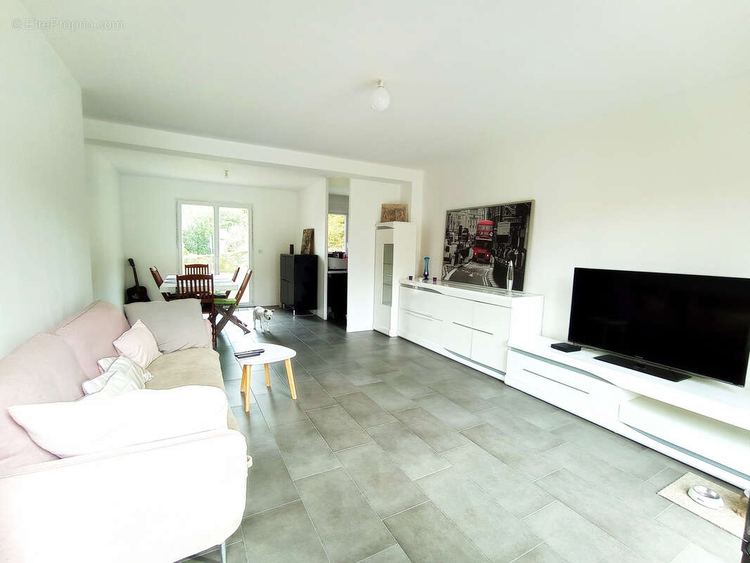 Maison à BRIIS-SOUS-FORGES