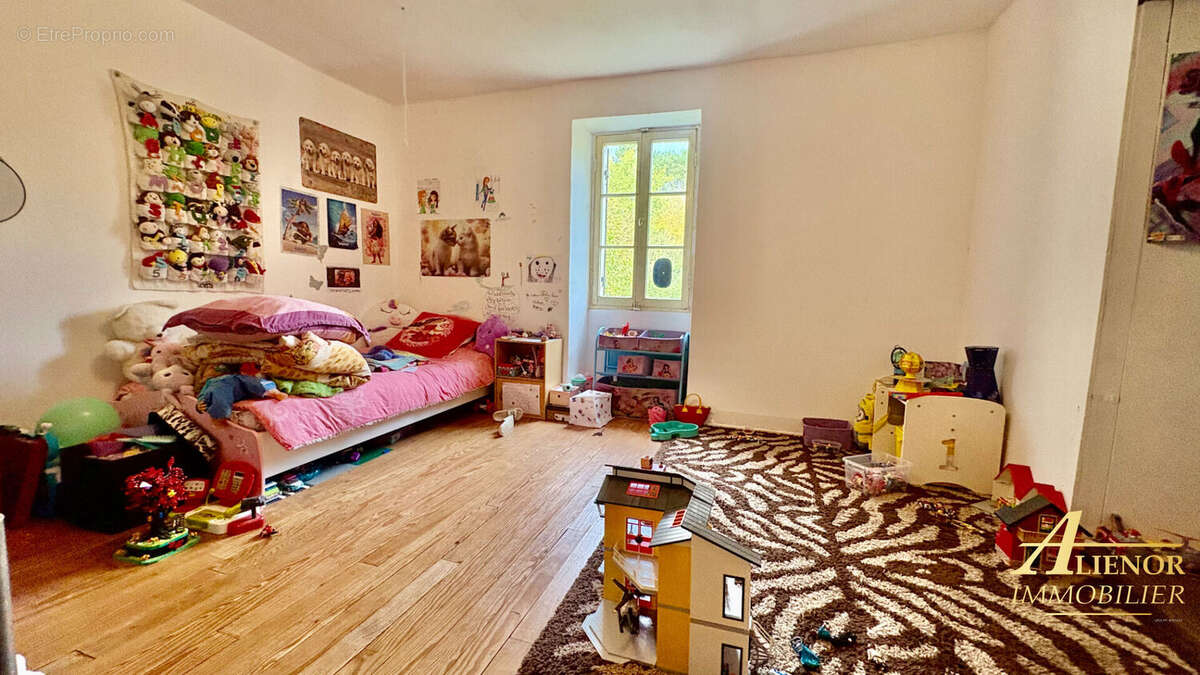 Maison à GRUN-BORDAS