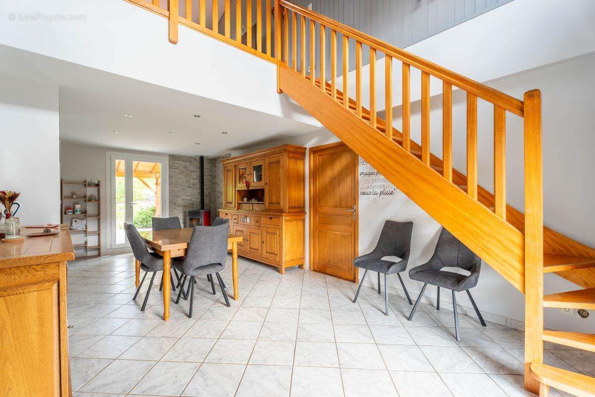 Maison à PONTCHARRA-SUR-TURDINE