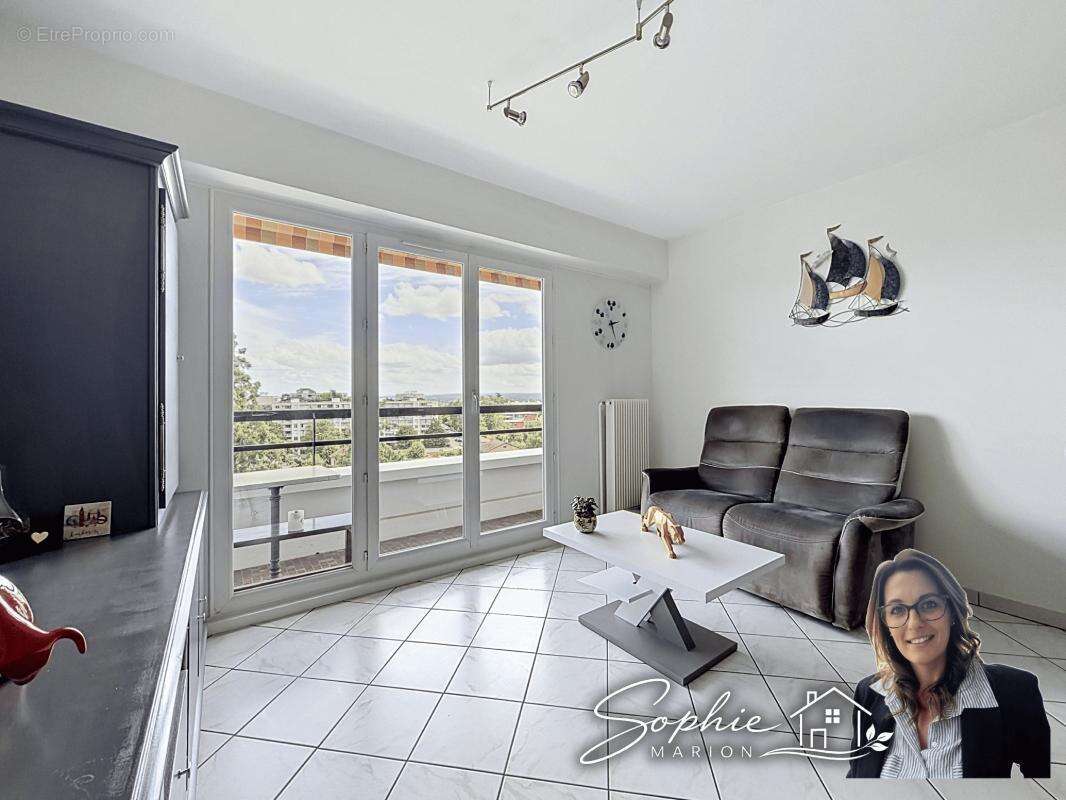 Appartement à SAINT-GENIS-LAVAL