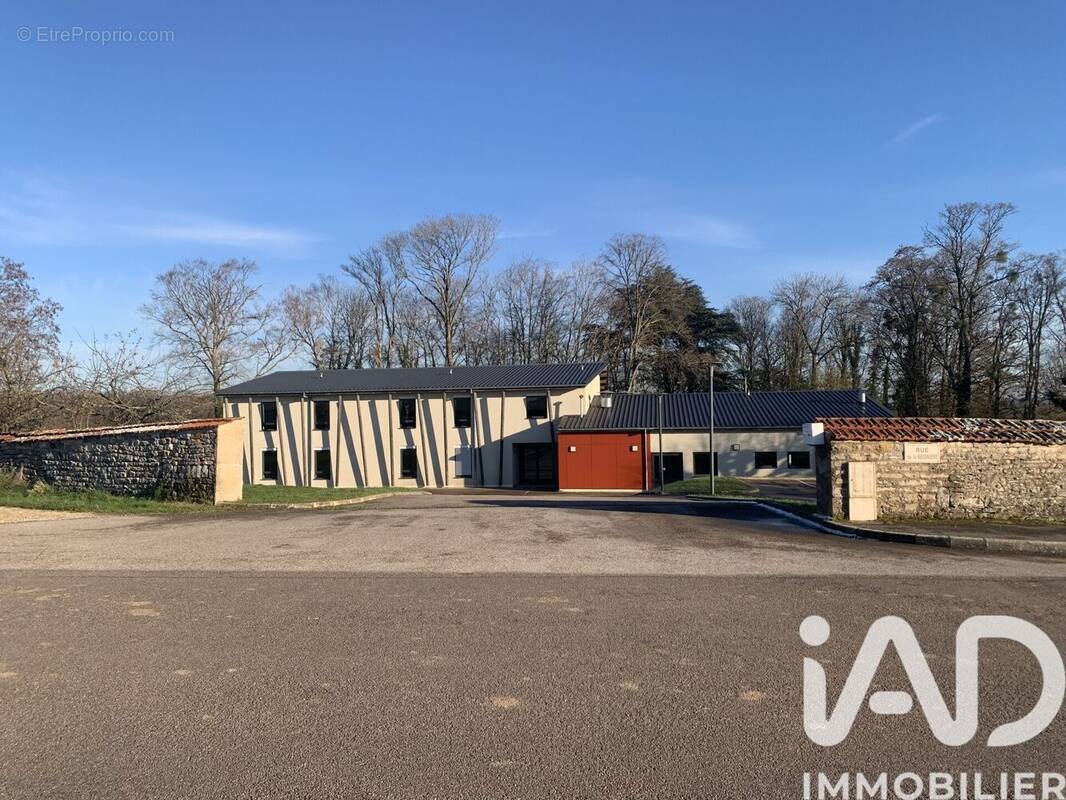 Photo 1 - Appartement à SAINT-BROINGT-LE-BOIS