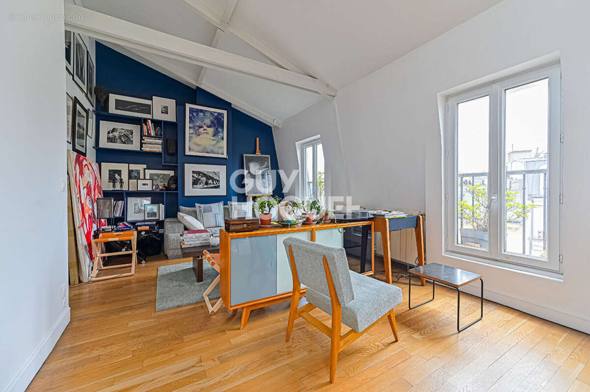 Appartement à PARIS-10E