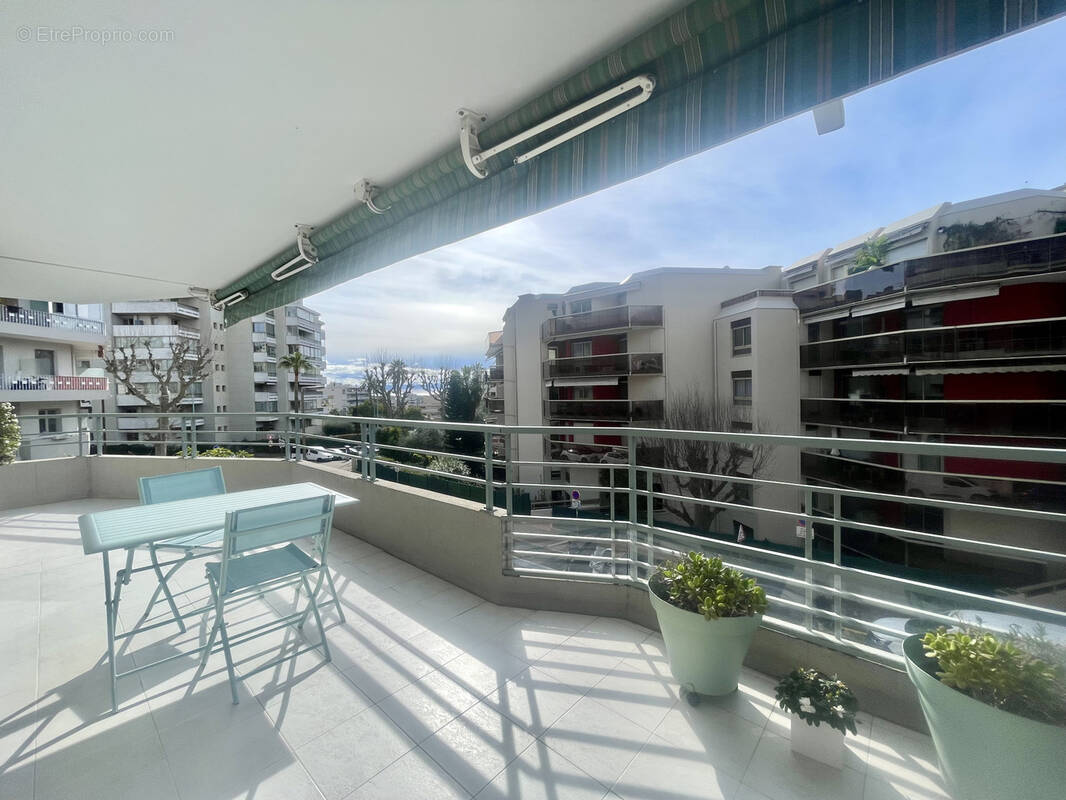 Appartement à LE CANNET
