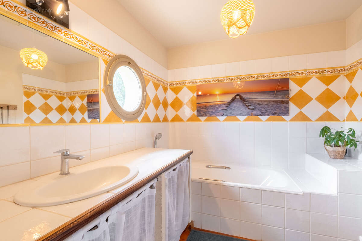 Maison à LORIOL-DU-COMTAT